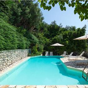3 bedroom villa with heated pool in Kassiopi, Corfu, sleeps 6